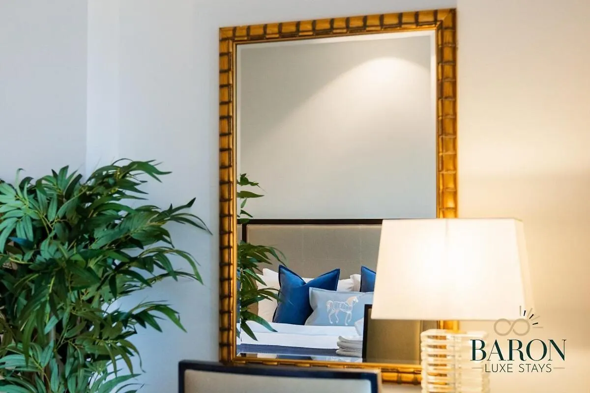 Superb Studio, Emaar Residences Marina Dubai United Arab Emirates