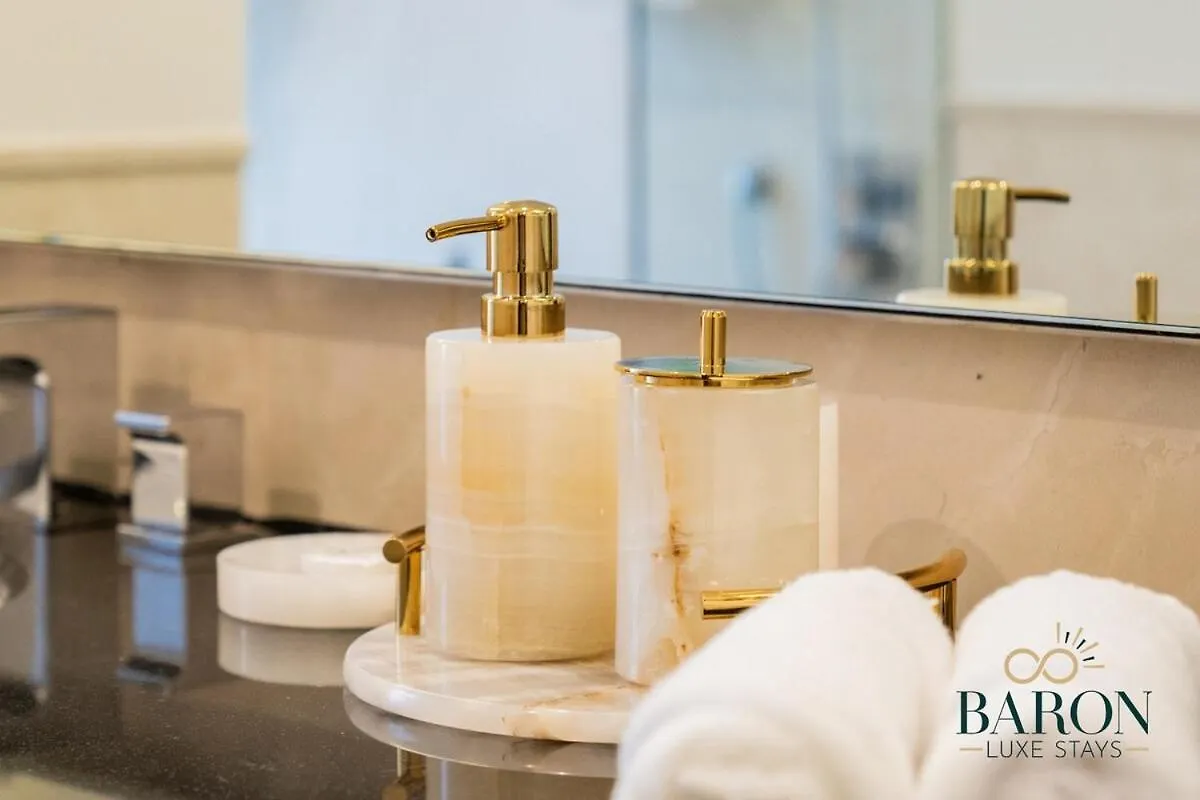 Apartment Superb Studio, Emaar Residences Marina Dubai